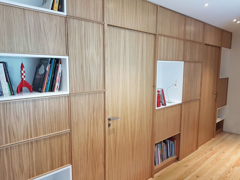 Aménagement d'un bureau avec des niches