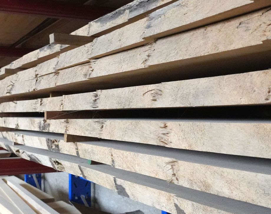 Nous usinons divers essences de bois massifs ou panneaux mdf ou composites
