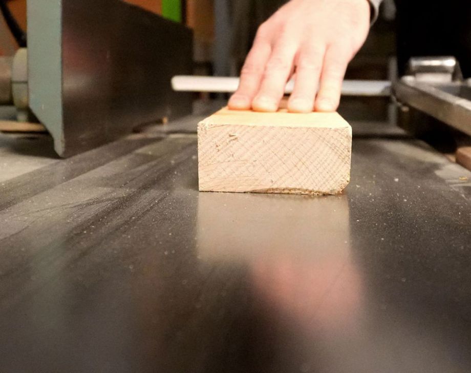 Sous-traitance en dégauchissage et préparation des pièces de bois