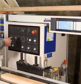 Poste de commande de la profileuse SCM 4 faces