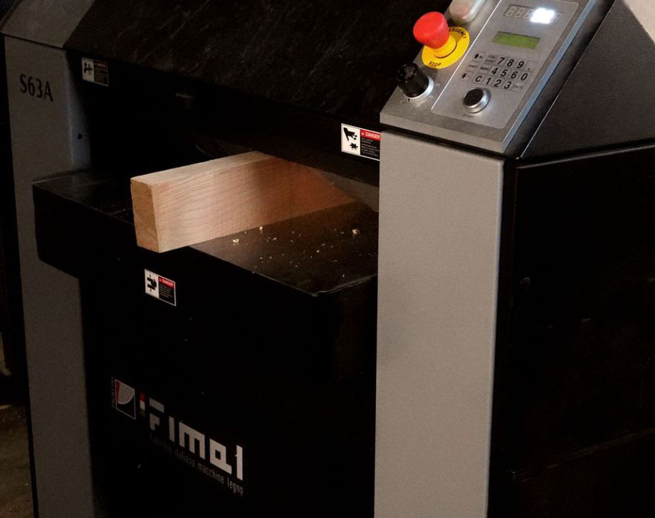 Usinage de la pièce de bois en sous-traitance rabotage