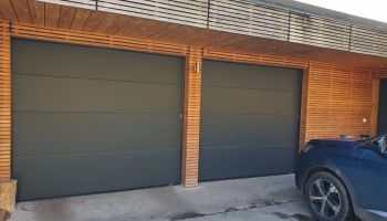 Réalisation d'un mur bois et porte de garage 