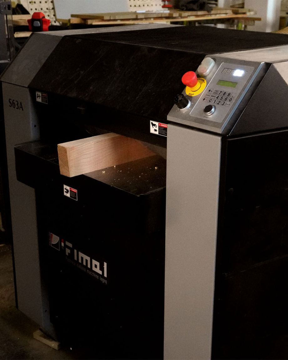 Usinage d'une pièce de bois en rabotage sur Fimal 563A