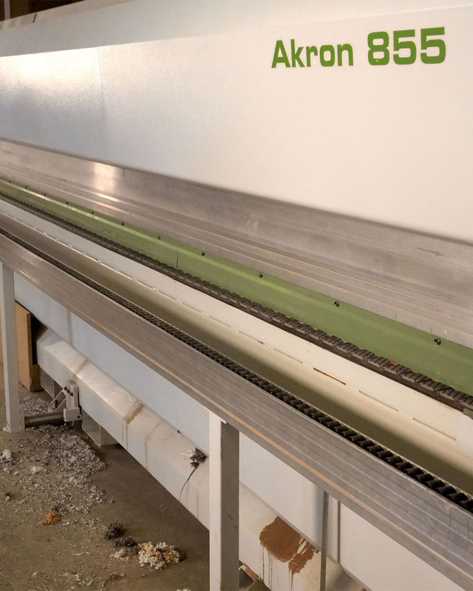 Partie chauffante de la plaqueuse de chant pour le collage