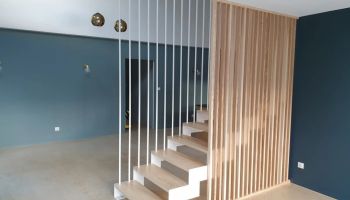 Réalisation d'un escalier avec marches en bois